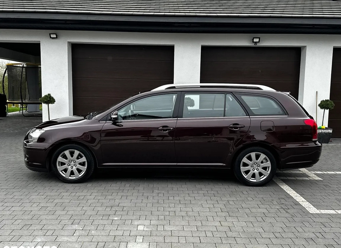 Toyota Avensis cena 19900 przebieg: 260000, rok produkcji 2007 z Radom małe 497